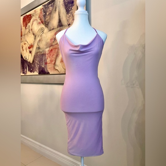 Oh Polly Dresses & Skirts - Mannequin size:
      Bust  : 32.5 
      Waist : 25.2
      Hip    : 34.5